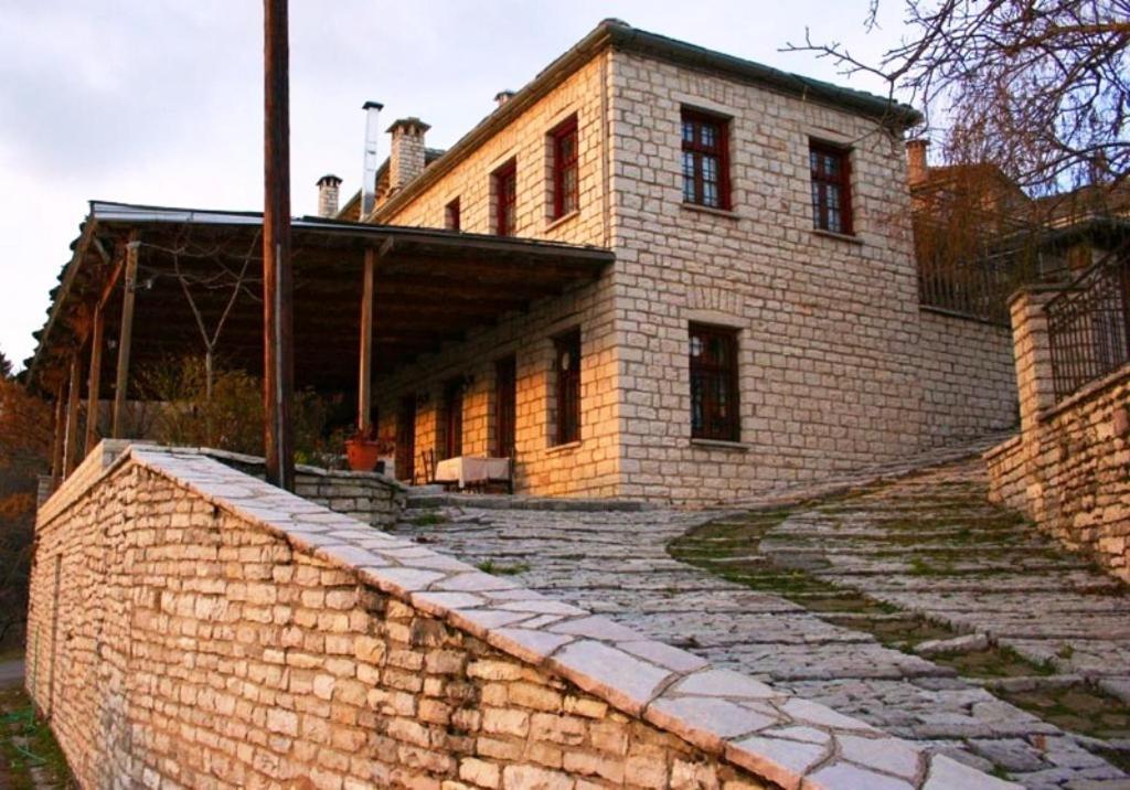 Guesthouse Selini Vitsa Exterior photo