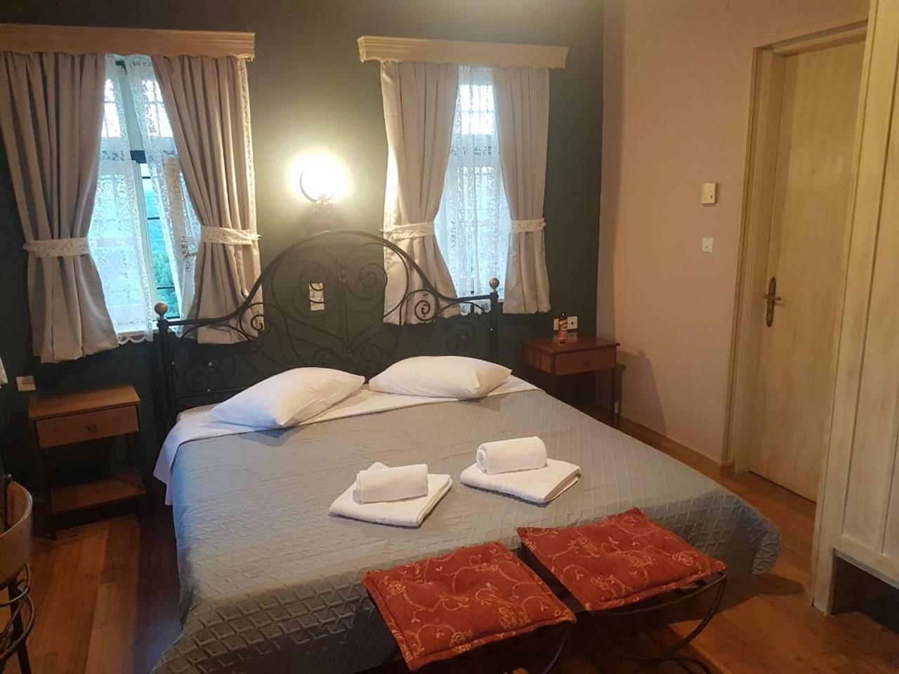 Guesthouse Selini Vitsa Exterior photo